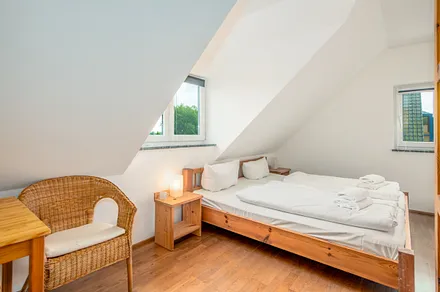 Schlafzimmer 1
