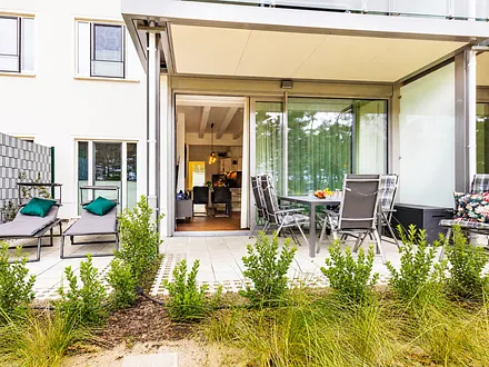Terrasse mit direktem Strandzugang