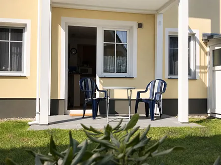 Ost-Terrasse – sonniges Frühstück im Freien