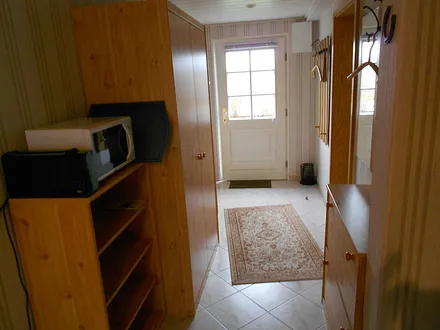Eingang mit Garderobe