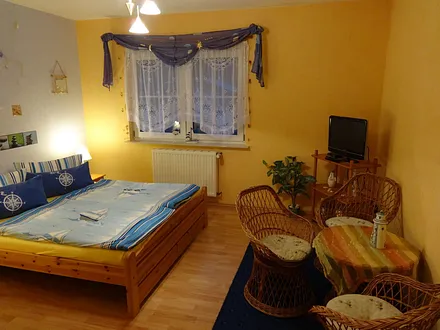 Wohn-/Schlafzimmer Ansicht1