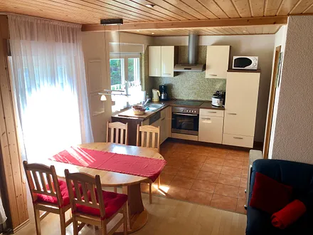 Essecke mit offener Küche 