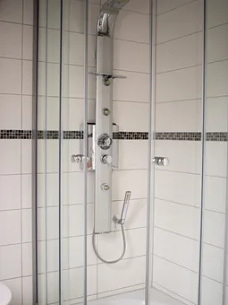 Duschpaneel mit Massagedüsen