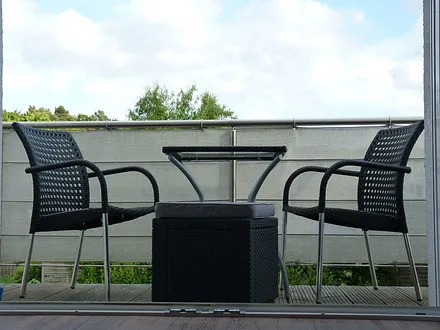 Der Balkon ist groß genug um darauf in der Morgensonne zu frühstücken.