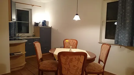 Küchenzeile und Essecke