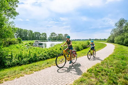 Der Usedom-Fahrradweg - ca. 1 min vom Apartment entfernt © Usedom Tourismus GmbH