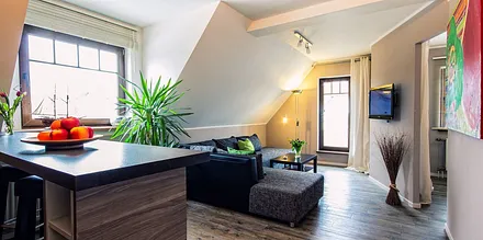 Wohnbereich mit Zugang zur Terrasse