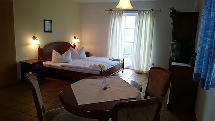 Schlaf - & Essbereich