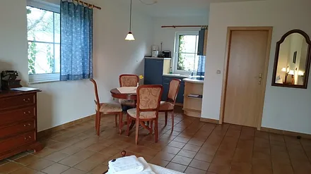 Küchenzeile und Essecke