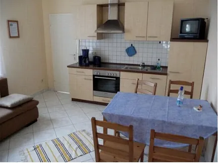 Wohnküche mit kompletter Einbauküche, Geschirrspüler, Backofen, Gefrierfach, ..