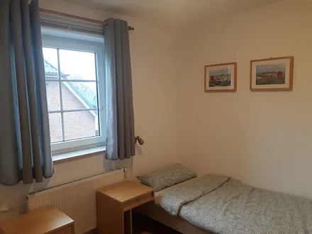 Schlafzimmer mit zwei Einzelbetten (90 x 200 cm)