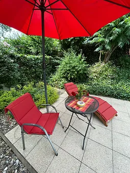 geschützte Sonnenterrasse