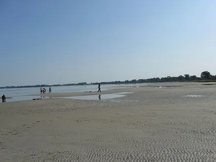 Naturstrand 250 m vom Reethus Adeline entfernt