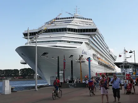 Hier kann man im Sommer fast jeden Tag Kreuzfahrtschiffe bewundern