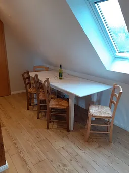 Großer Esstisch für die Familie