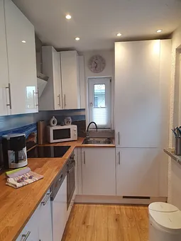 Küche mit Spülmaschine, Münzwaschmaschine,Herd , Mikrowelle, Kaffeemaschine ect.