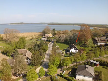 Unser Haus und Grundstück mit Blick auf den Bodden