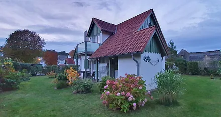 Balkon mit Blick auf den Garten