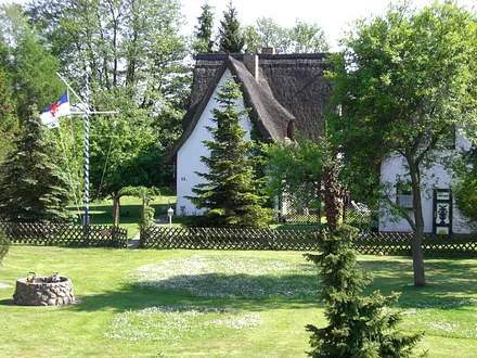 Große Wiese zum Relaxen