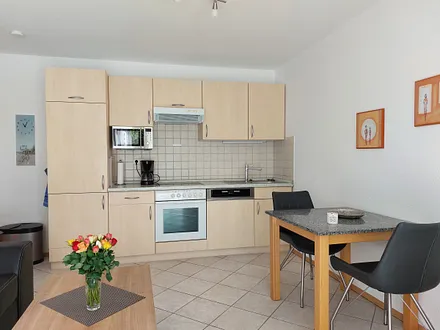 Küchenzeile mit Eßbereich