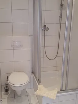 Dusche + WC