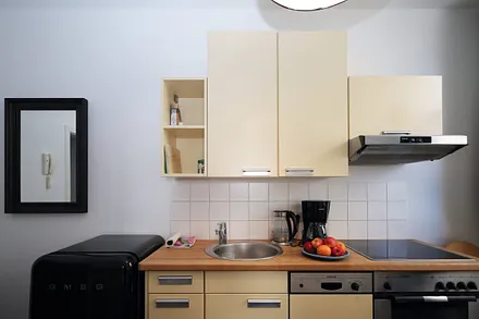 die vollausgestattete Küche....