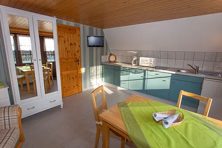 Blick in den offenen Küchenbereich