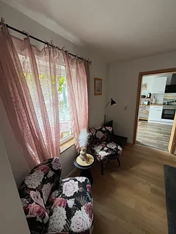 kleine Sitzecke im Wohnzimmer