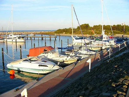 Der Hafen - Anziehungspunkt am Promenadenende