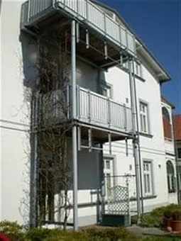 Die Wohnung mit Balkon liegt in der 1. Etage