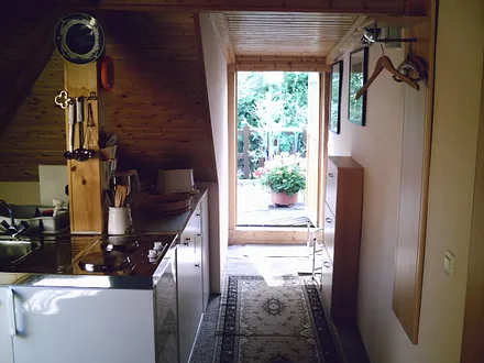 Küche mit Blick auf Terrasse