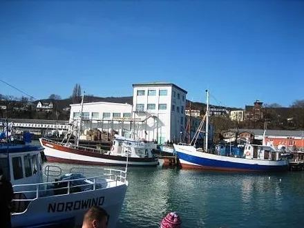 Idyllischer Hafen von Sassnitz, in wenigen Gehminuten erreichbar