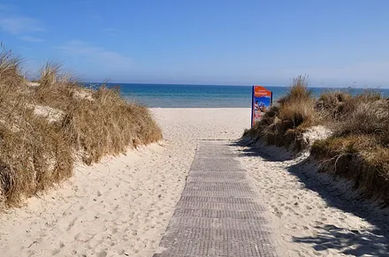 Strandzugang. Von der FeWo zum Strand gehen Sie ca. 3 min.