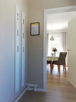 Blick vom Flur in den Wohnraum