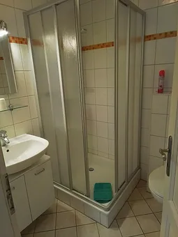 Dusche und WC 