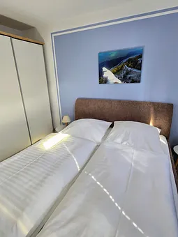 Schlafzimmer2 renoviert 2025 in Westlage mit Bett 1,60 x 2,00 m