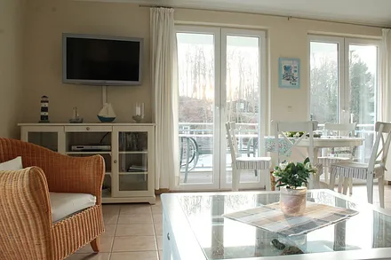 Lichtdurchfluteter Wohnraum