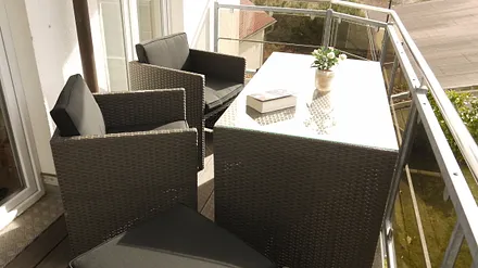 Einer der beiden Balkone (Süd-West-Lage)