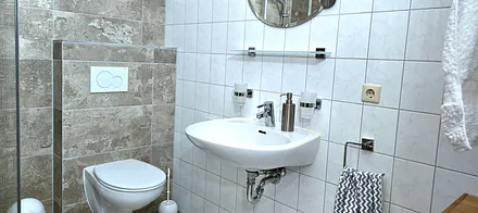 stilvolle moderne Badutensilien