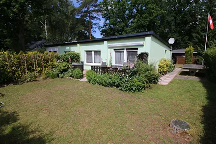 Ferienhaus Gartenseite gesamt