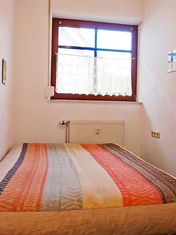 Zweites Schlafzimmer mit Doppelbett, Fotonmatratze, ca. 1,40 m Breite    