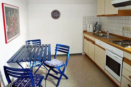 Küche mit Küchen-Essplatz