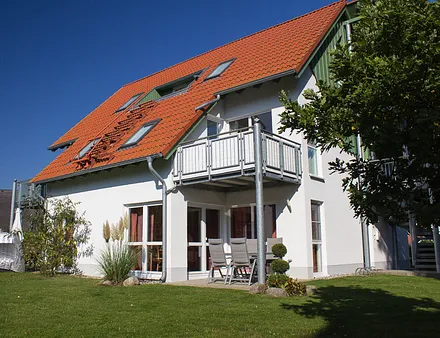 Aussenansicht - Terrasse und Garten