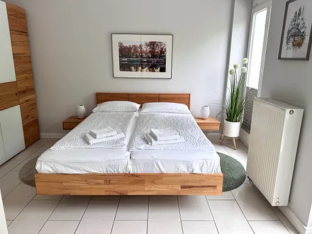 das Schlafzimmer 