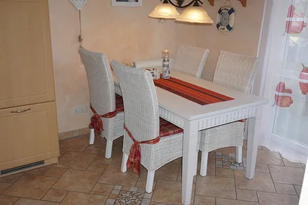 Gemütliche Eßecke - Treffpunkt für die ganze Familie