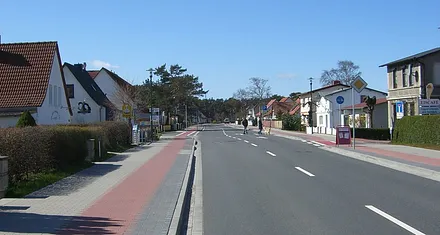 Hauptstraße Glowe in einer ruhigeren Jahreszeit