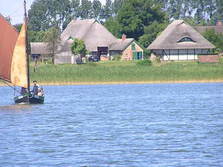 Auf den Saaler Bodden.Blick zum Hof
