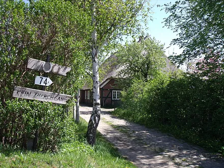 Hufe 2, Haus Vorderansicht.Hier fahren Sie rein