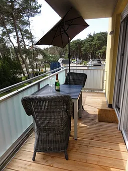 Genießen Sie auf dem Balkon Ihr Frühstück.