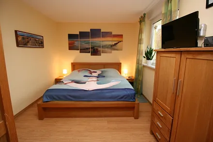 Schlafzimmer "2" - Doppelbett